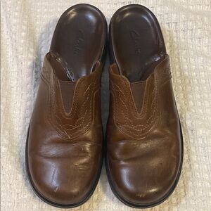Clarks Womens Brown Leather Slip-Ons
